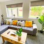 Contractor House - Free Parking - Garden - Cmk