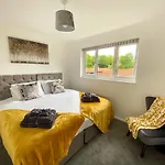 Contractor House - Free Parking - Garden - Cmk