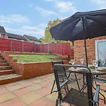 Detached House - City Centre Location - Free Parking, Garden, Smart Tvs With Netflix By Yoko Property