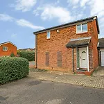 Detached House - City Centre Location - Free Parking, Garden, Smart Tvs With Netflix By Yoko Property