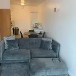 Recently Refurbished Apt Central Mk Free Parking