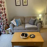 Comfy & Spacious 5 Person House, Driveway Parking!