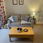 Comfy & Spacious 5 Person House, Driveway Parking!