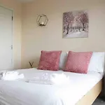 Bright & Cosy 2Bed Apartment In Mk Centre +Parking