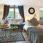 Campbell Park Apartment - City Centre - Free Parking, Balcony, Super-Fast Wifi And Smart Tv With Netflix By Yoko Property