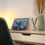 Campbell Park Apartment - City Centre - Free Parking, Balcony, Super-Fast Wifi And Smart Tv With Netflix By Yoko Property