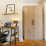 Grace House - Prime Location - Driveway Parking, Pool Table, Fast Wifi, Self Check-In And Smart Tv With Sky Tv And Netflix By Yoko Property
