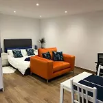 Cosy Detached Annexe With Free Off Street Parking