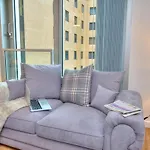 Manhattan House By Pay As U Stay