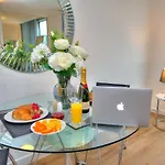 Manhattan House By Pay As U Stay