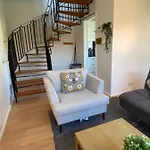 Cosy 1 Bedroom House In Milton Keynes With Free Wifi And Parking By Hp Accommodation