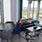 Stunning 2 Bedroom Apt