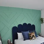 Stunning 2 Bedroom Apt