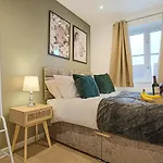 Host & Stay - Chicksands Avenue