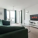 Stylish One Bed Apartment Central Mk- The Hub