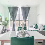 Elegant Apartment