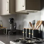 Central 1-Bed Perfect For You By Valore Property Services