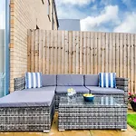Spacious 4Br Townhouse Free Parking & Wifi