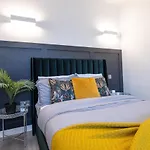 Elegant Apartment 3
