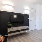Elegant Apartment 3