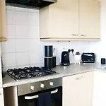 Bright 2Bed Central Apartment