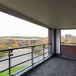 Luxury 2 Bed, Central, Free Parking, Smart Tv By Valore Property Services