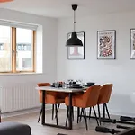 Luxury 2 Bed, Central, Free Parking, Smart Tv By Valore Property Services