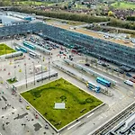1Br Luxury Flat At Train Station - Long Stays Welcome - Just Ask