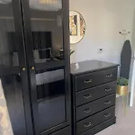 Fabulous Modern Apartment Close To Central Milton Keynes