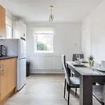 Contractors, Central Mk, Free Off Street Parking, Close To Amenities, Managed By Chique Properties Ltd