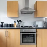 Contractors, Central Mk, Free Off Street Parking, Close To Amenities, Managed By Chique Properties Ltd