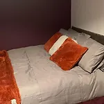 Cosy Central Mk Apartment Sky Tv Netflix And Free Parking