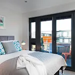 Cotels At 7Zero1 Serviced Apartments - Modern Apartments, Superfast Broadband, Free Parking, Centrally Located