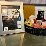 Superior Hub Mk City Apartment- With Free Underground Parking, Fast Wi-Fi, Smart Tv With Netflix, Disney Plus & Prime!