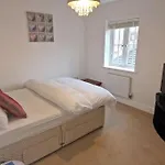 Nightrest Homes 6 Bedroom House- Smart Tv In Each Room - Parking - Wifi -Milton Keynes