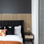 Central Mk 1 Bed Apartment With Parking