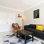 Host & Stay - Wilshire Way
