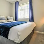 Host & Stay - Wilshire Way