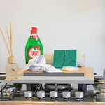 Glebe House - 5 Bedroom 3 Bathroom - Sleeps 10 - Driveway Parking, Fast Wifi, Smarttvs With Skytv, Xbox And Netflix By Yoko Property