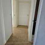 Broughton Comfy Den- Free Wifi, Netflix And Parking Available!