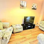 Cozy 3-Bed House Near Willen Lake With Garden