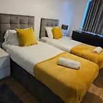Broughton Comfy Den- Free Wifi, Netflix And Parking Available!