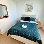 The Hub City Center Luxury 2 Bed Apartment