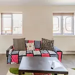 Lovely Apartment With Garden & Parking