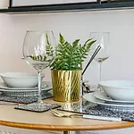 Stylish House With Smart Tvs And Netflix, Fast Wifi, Free Parking And Garden By Yoko Property