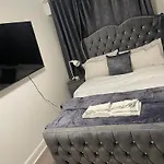 Fijans Cozy Quarters