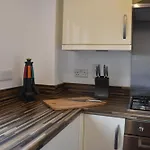 Luxurious & Spacious 2 Bed Apartment In Milton Keynes