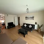 Central Hub Flat