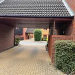Cozy 2Bed Flat With Free Parking Near Willen Lake In Milton Keynes