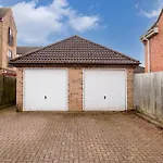 Tattenhoe House With Free Parking, Fast Wifi, Garden And Smart Tv By Yoko Property